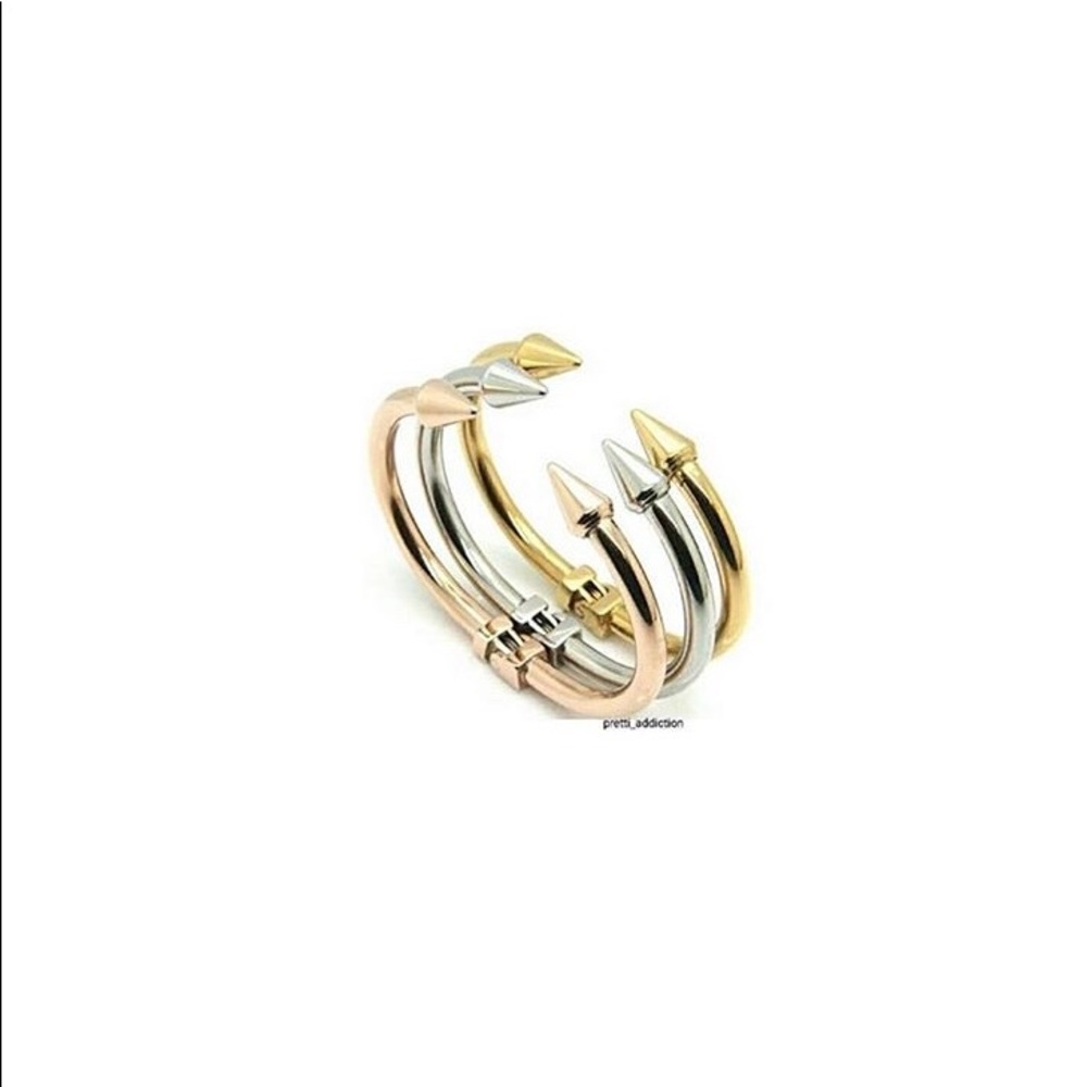 Arrow cuffs